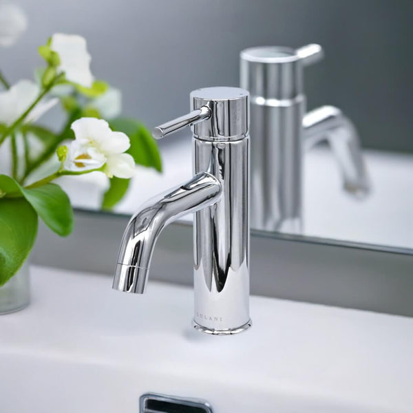 St. Lucia 1 Handle Single Hole Brass Bathroom Faucet with drain