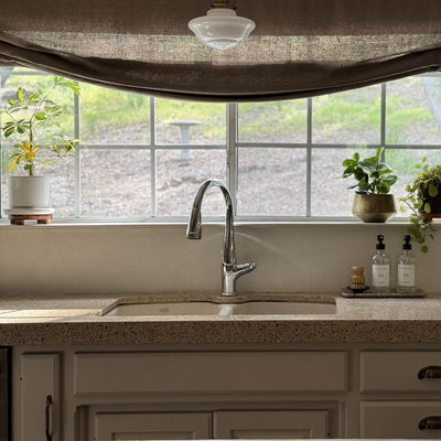 Kauai 1 Handle Swivel Pull-Down Kitchen Faucet Includes Baseplate in Chrome finish