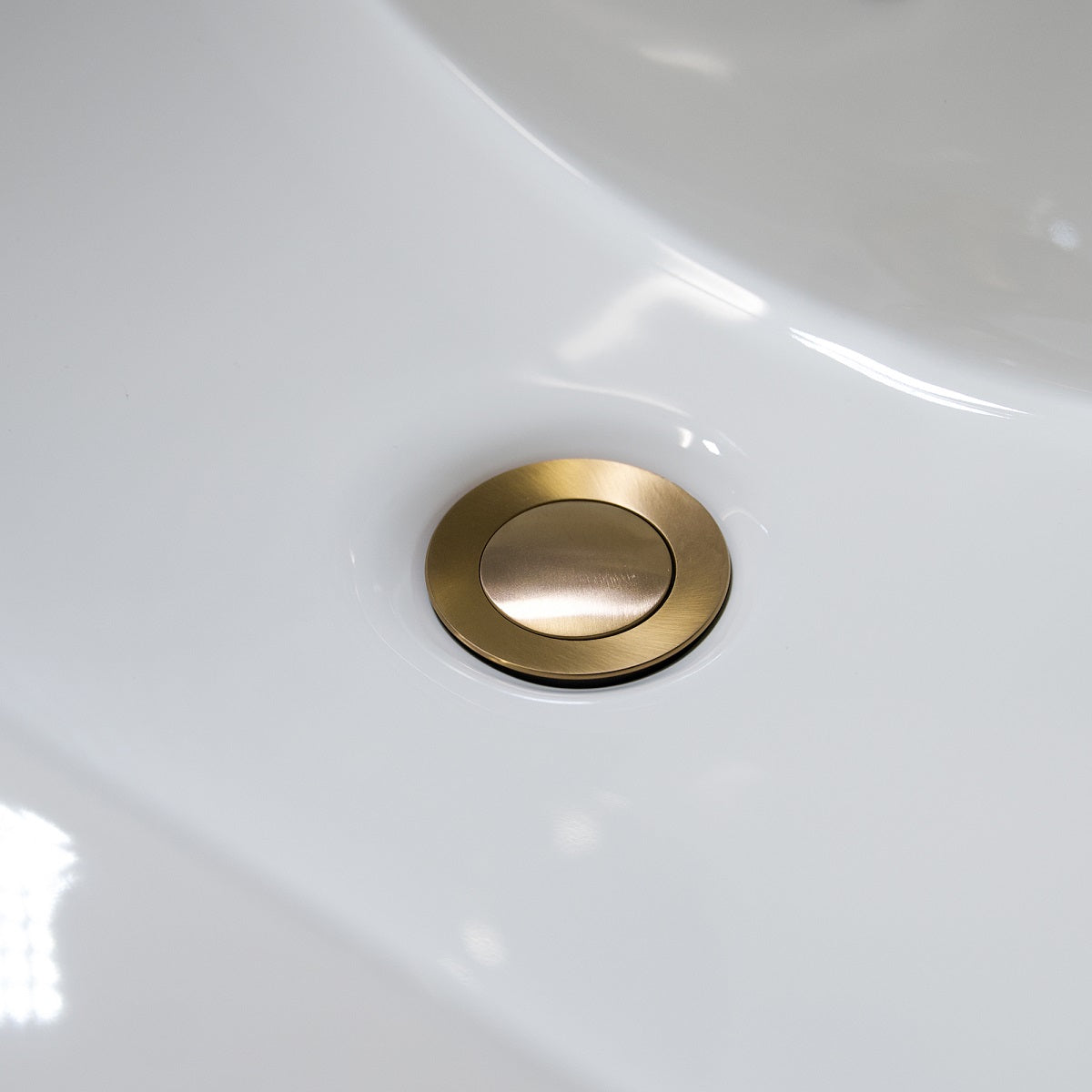 Bathroom sink pop-up drain with overflow Brushed Gold